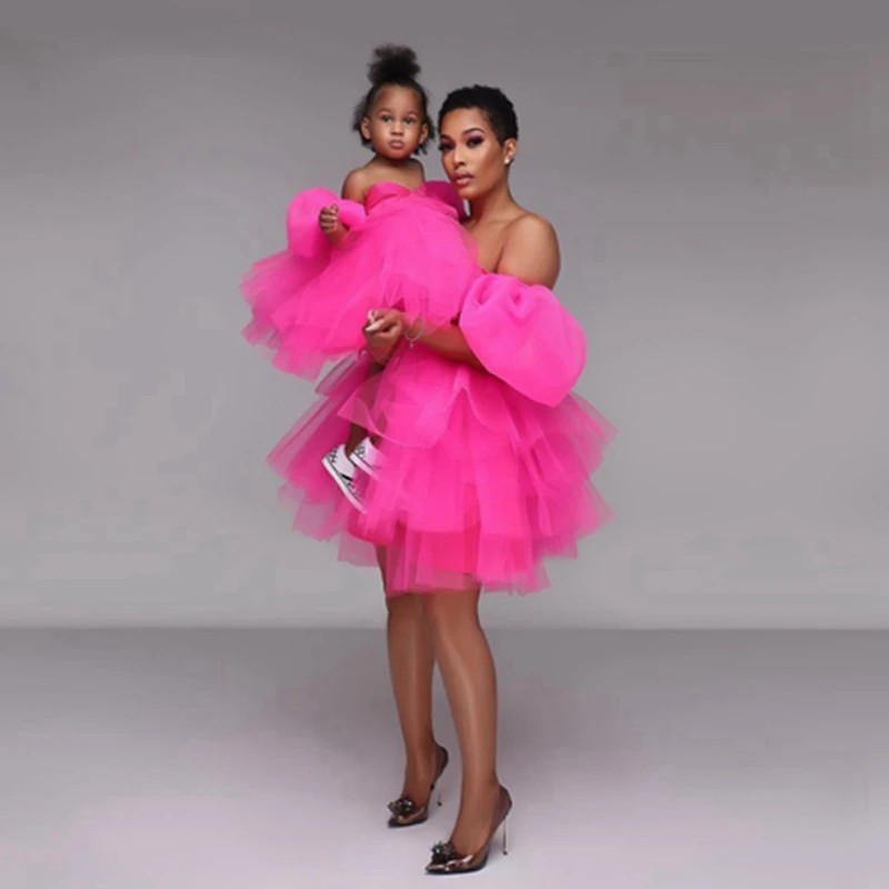Новейшее розовое мини-платье из тюля для мамы и дочки для фотосессии, красивые пушистые сетчатые вечерние платья для мамы и детей с пышными рукавами