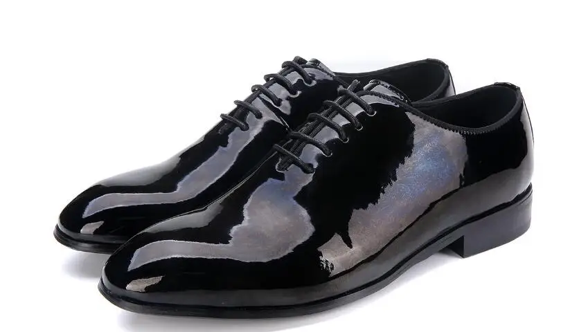Новое поступление, модная блестящая мужская обувь из лакированной кожи с острым носком, официальные вечерние модельные туфли на шнуровке, черные свадебные туфли