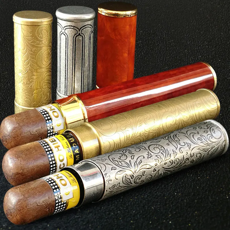 Один портативный хьюмидор для сигар с винтажной гравировкой из цельной латуни